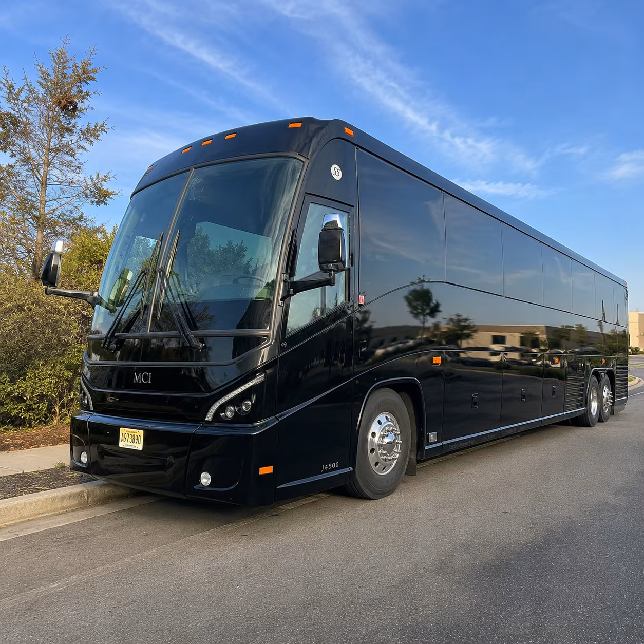 airport shuttle buses for sports teams arriving at roa