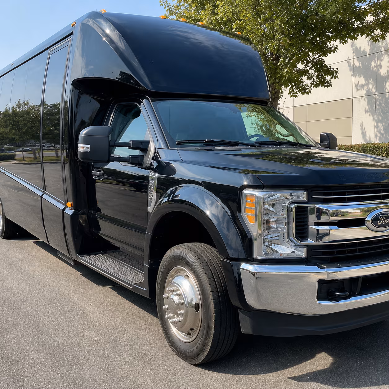 minibus rentals for smaller roanoke prom groups