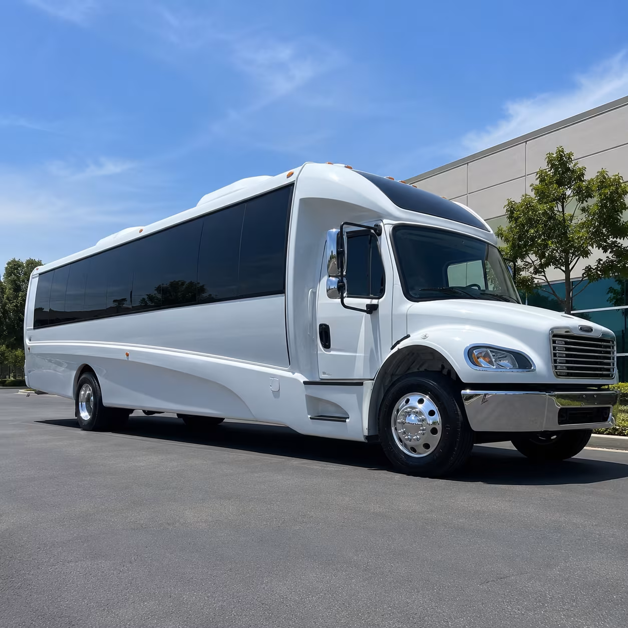 roanoke 28 passenger minibus
